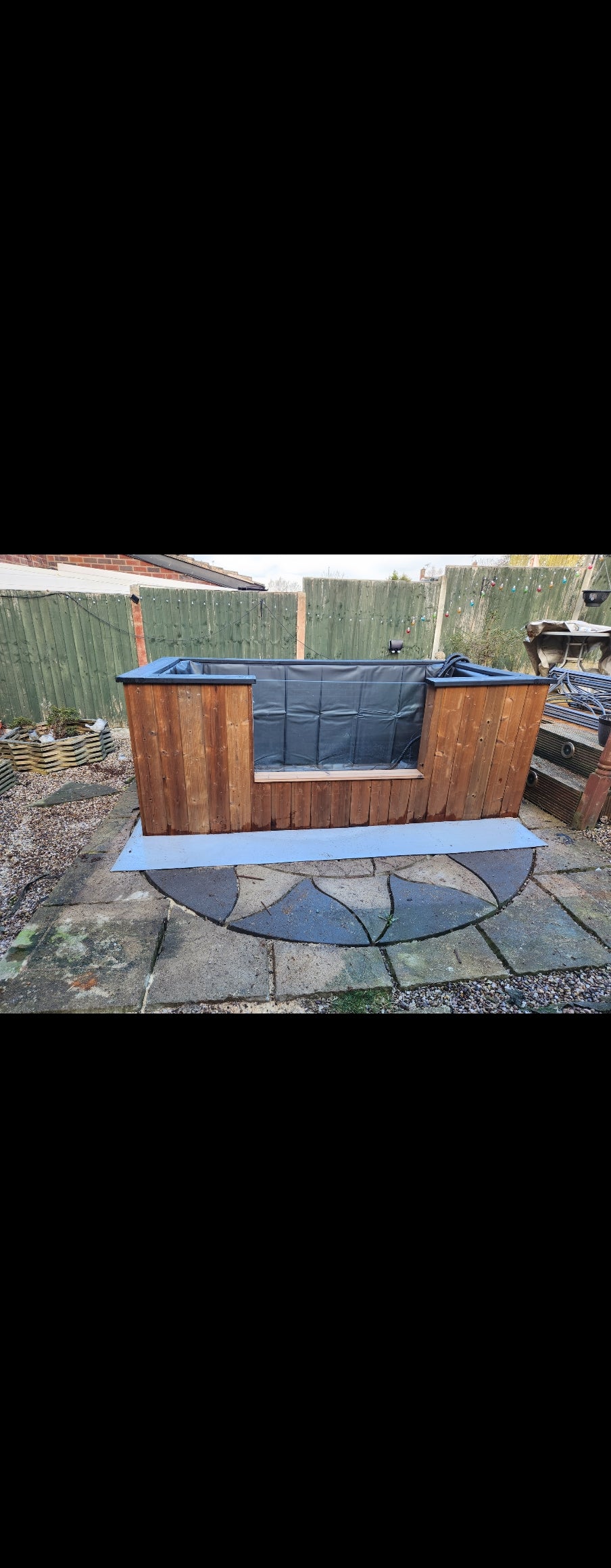 Cedar 2.5m x 1m x 1m pond with viewing window.